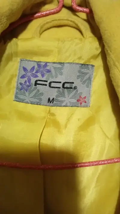 Abrigo amarillo mujer marca FCC - miniatura 2