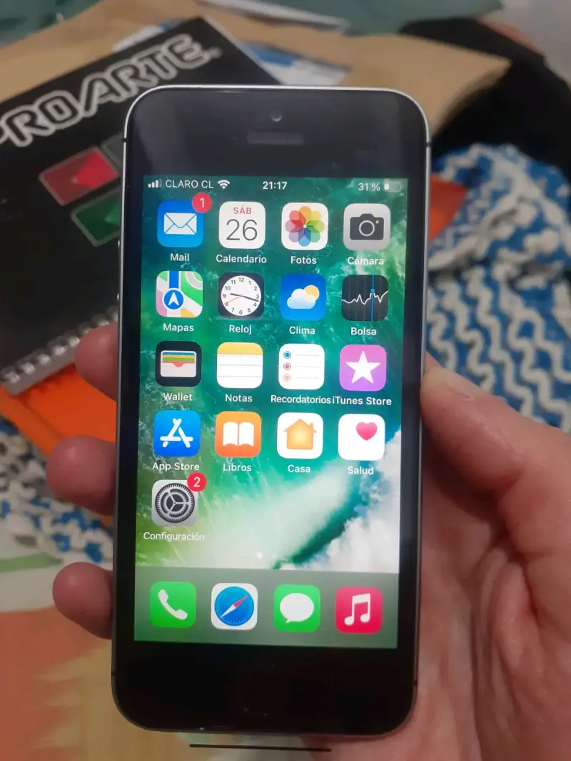 iPhone SE 128GB nuevo, solo abierto y configurado - 3
