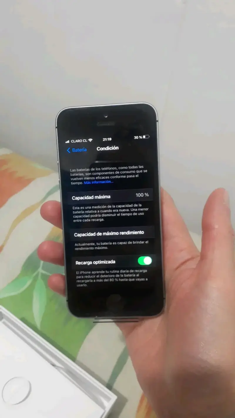 iPhone SE 128GB nuevo, solo abierto y configurado - 4