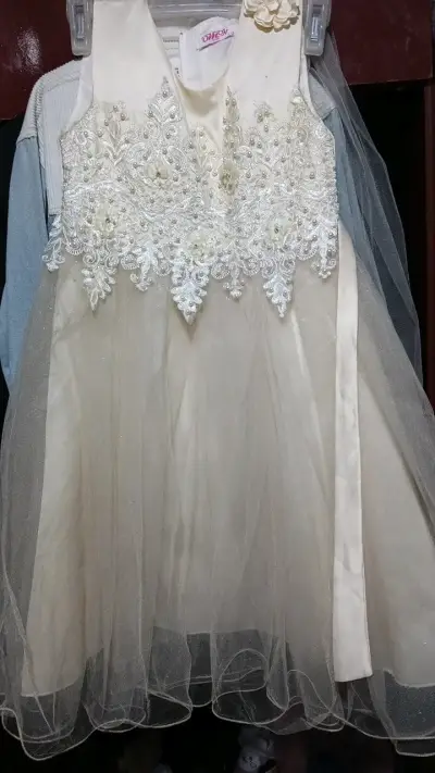 Vestido de fiesta para niña con encaje y tul - miniatura 1