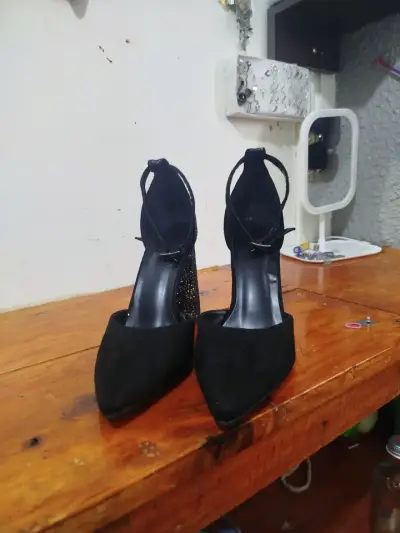 Zapatos de tacón alto negros con glitter - miniatura 3