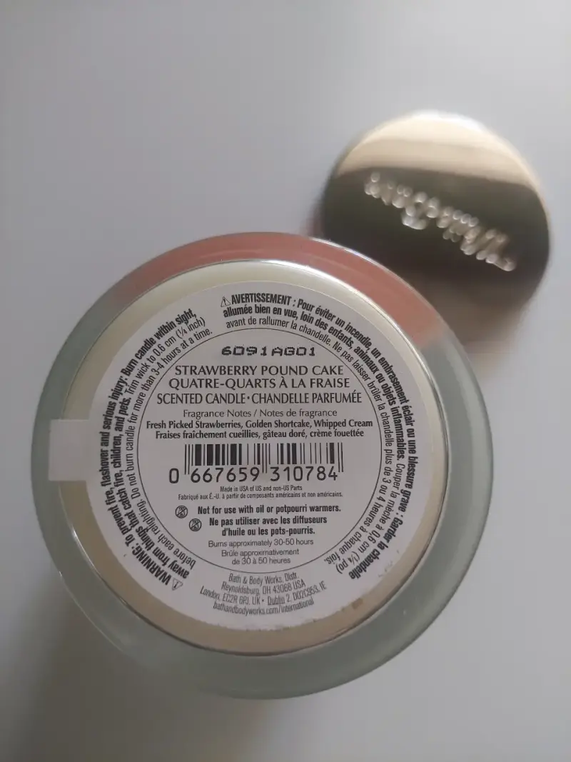 Vela aromática Bath & Body Works Strawberry Pound Cake - 3