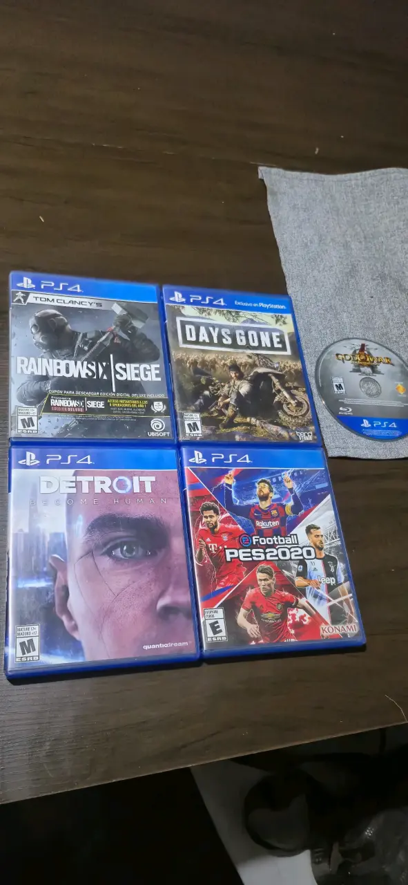 Consola PS4 1TB con juegos incluidos - 4