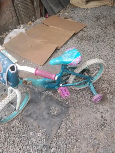 Bicicleta infantil Frozen con ruedas de apoyo - miniatura 1
