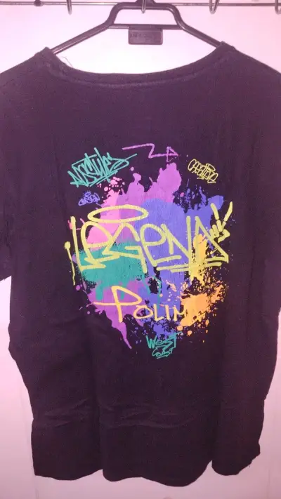 Polera Negra Polimá Estilo Graffiti - miniatura 2