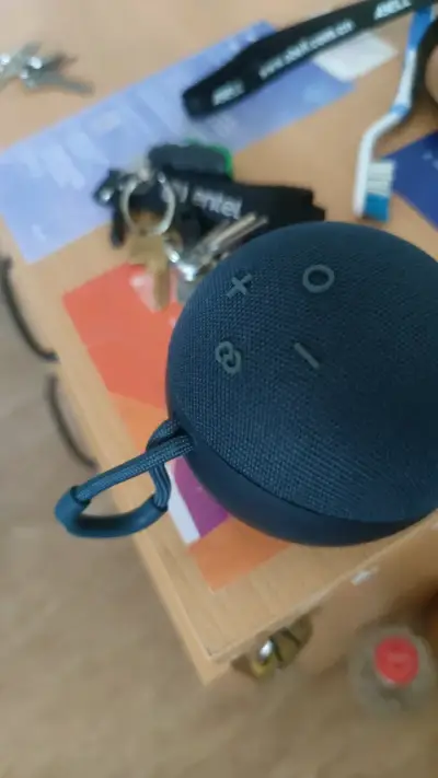 Parlante portátil Bluetooth azul con gancho - miniatura 2