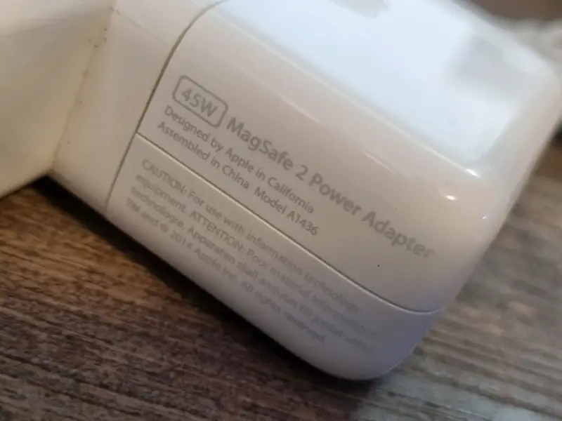 Cargador Apple MagSafe 2 45W original para MacBook - 6