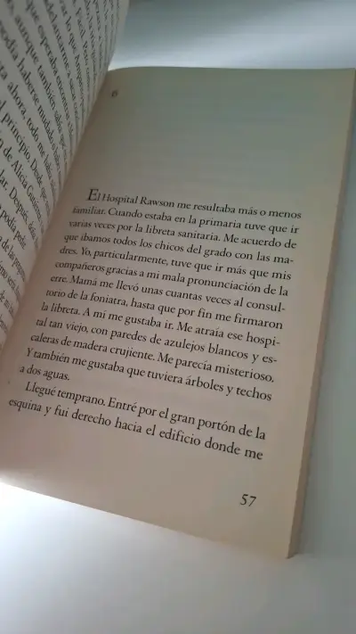 Libro Octubre, un crimen de Norma Huidobro - miniatura 2
