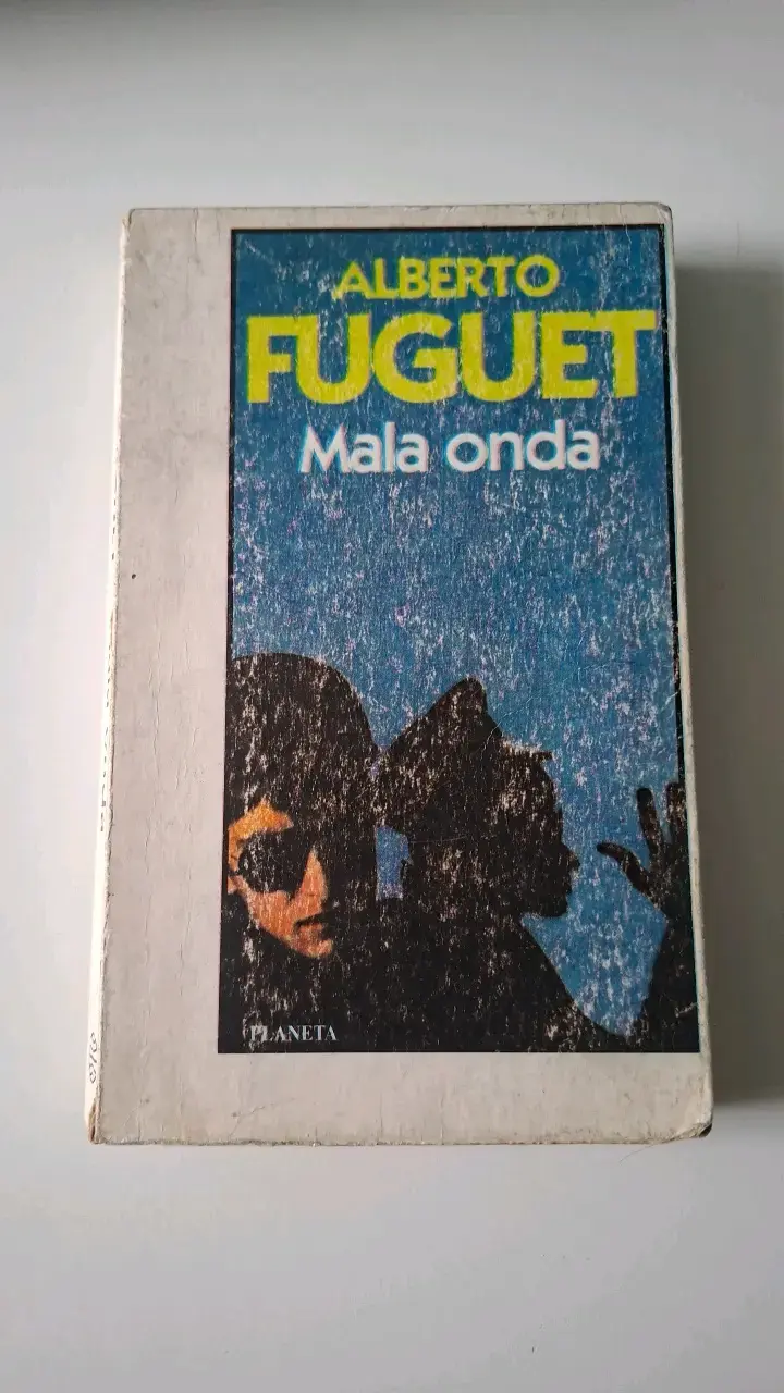 Libro 'Mala Onda' de Alberto Fuguet - 1