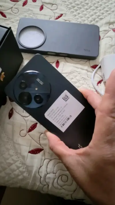 Smartphone TCL 50 Pro NXT Paper 5G con cargador - miniatura 4