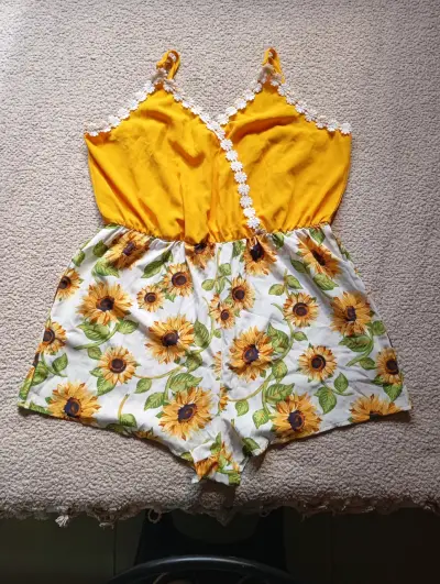 Enterito short girasoles y broderie - miniatura 1