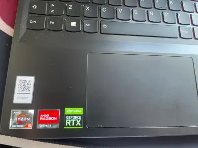 Laptop Lenovo Gaming AMD Ryzen 5 - miniatura 3