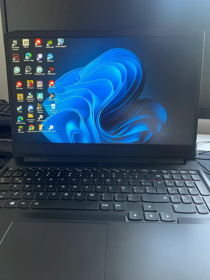 Laptop Lenovo Gaming AMD Ryzen 5 - 7