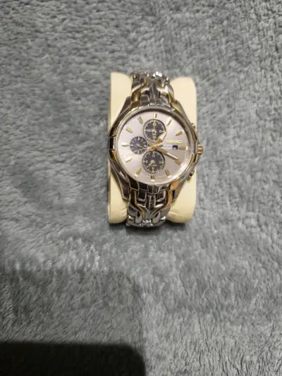 Reloj Seiko Solar Cronógrafo Bicolor - miniatura 2