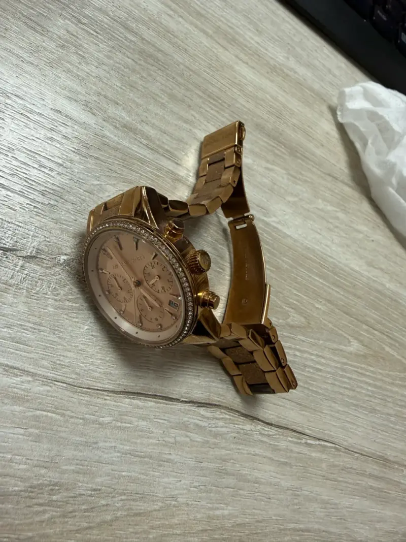 Reloj Michael Kors dorado con cronógrafo - 2