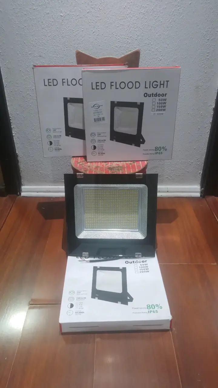 Reflector LED 600W para exteriores IP65 - 1