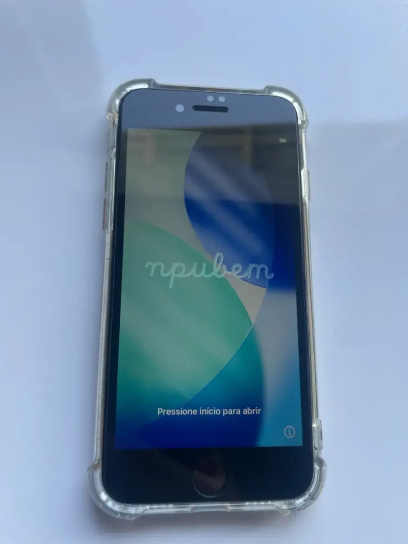iPhone SE 2020 en buen estado con funda - 2