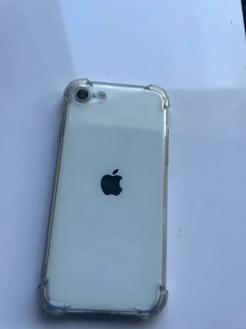 iPhone SE 2020 en buen estado con funda - 3