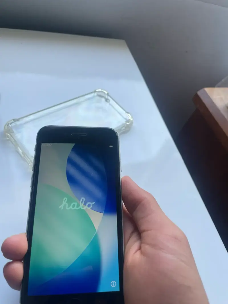 iPhone SE 2020 en buen estado con funda - 6