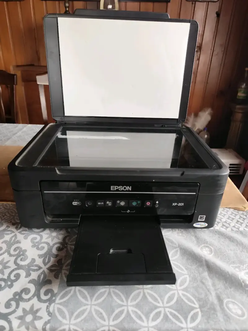 Impresora multifuncional Epson XP-201 con Wi-Fi - 2