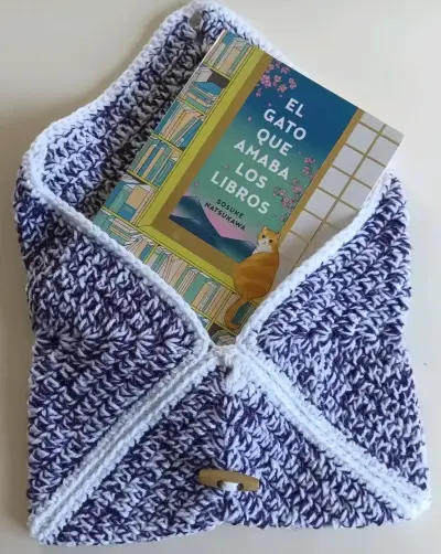 Funda tejida a crochet para libros o tablets - miniatura 2
