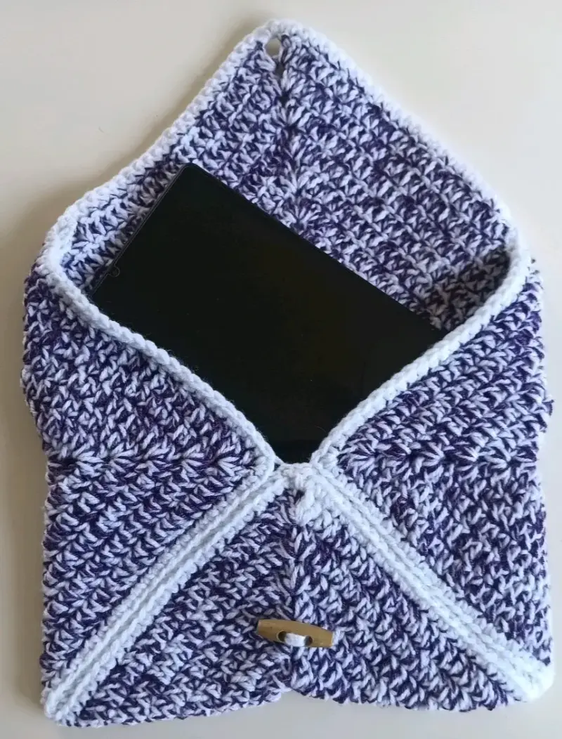 Funda tejida a crochet para libros o tablets - 3