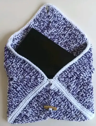 Funda tejida a crochet para libros o tablets - miniatura 3