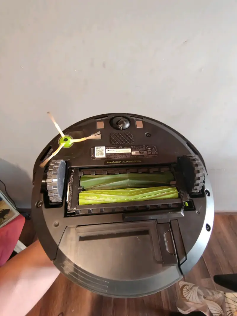 Aspiradora robot iRobot Roomba con base de carga - 4