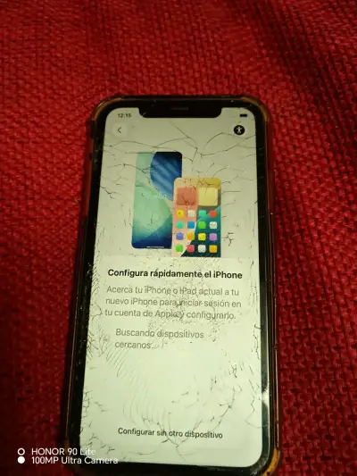 iPhone con pantalla rota para repuestos - miniatura 4