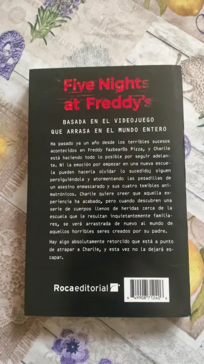 Five Nights at Freddy's: Los Otros Animatrónicos - miniatura 2