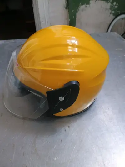 Cascos de motocicleta amarillos con visera HS2 - miniatura 5