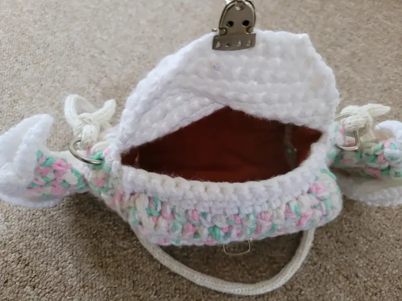 Bolso con forma de dulce a crochet - 3
