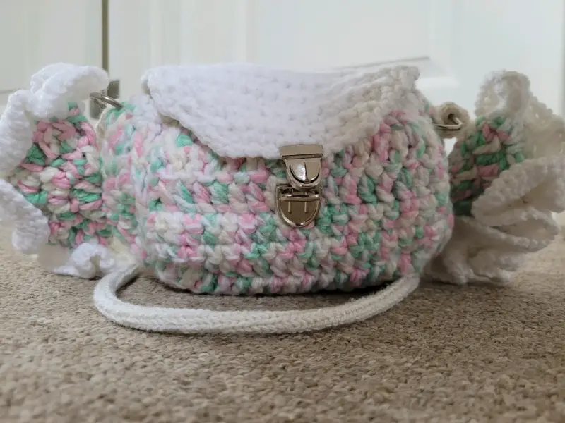 Bolso con forma de dulce a crochet - 4