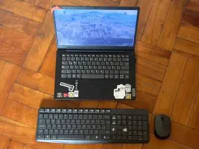 Laptop Lenovo IdeaPad 3 - miniatura 1