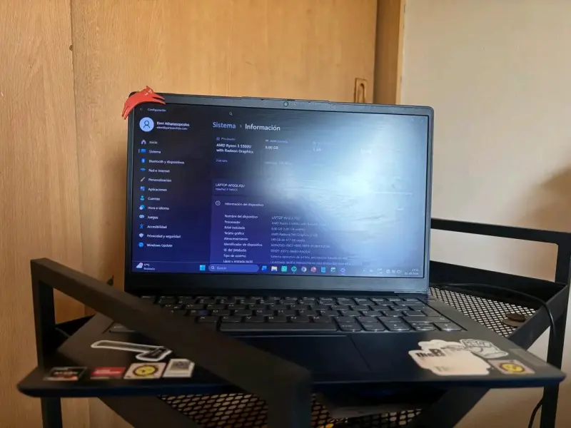 Laptop Lenovo IdeaPad 3 - 4