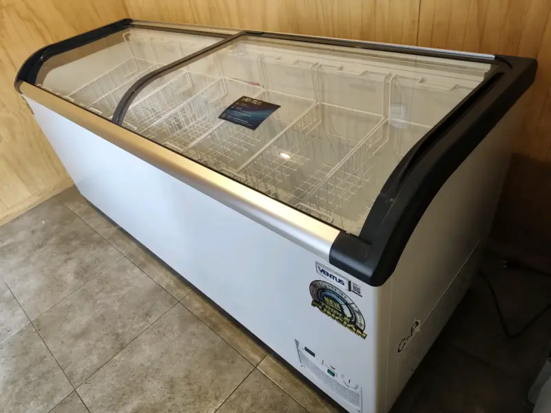 Congelador industrial Ventus CTV-7200 amplio - 7