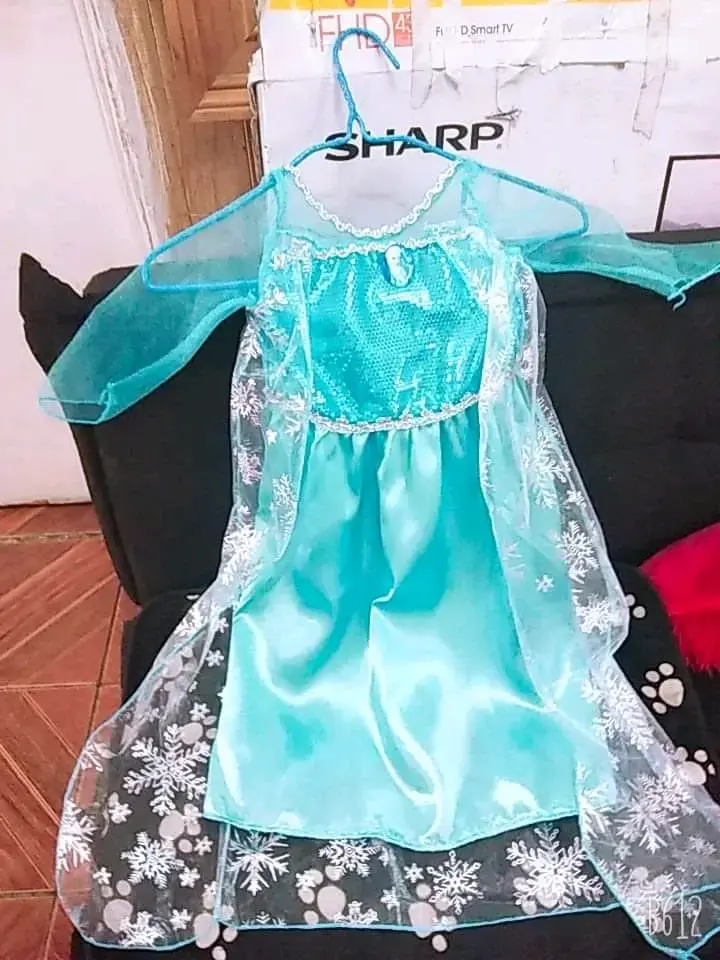 Vestido de Princesa Infantil Azul con Detalles de Nieve - 1