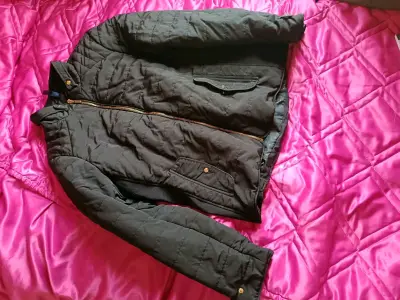 Chaqueta acolchada negra - miniatura 1