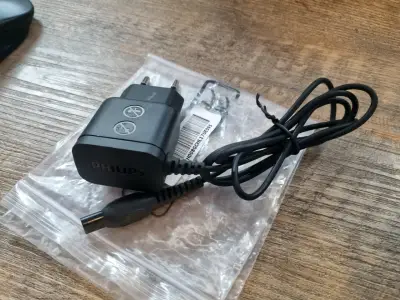 Cargador Philips original  maquinas de afeitar 15v - miniatura 1