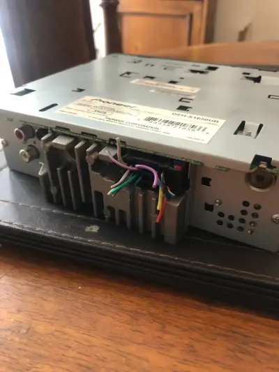 Cuerpo de radio para auto Pioneer DEH-X1650UB - miniatura 2