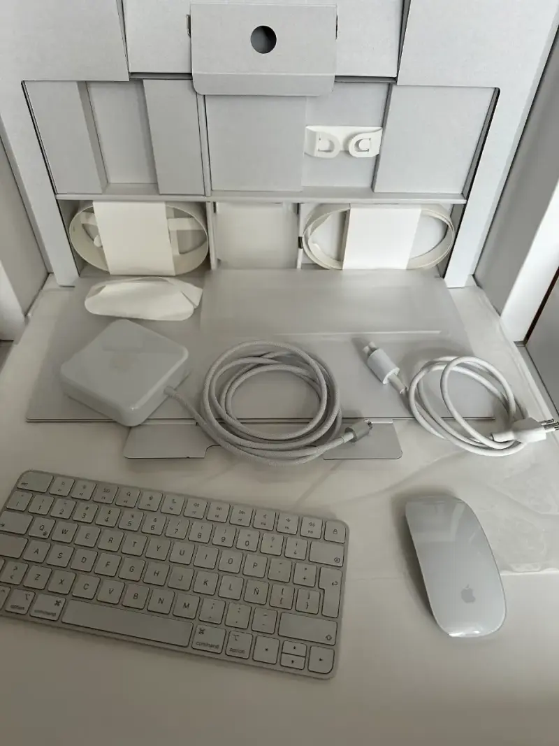 iMac 24 pulgadas M1 2021 con accesorios - 4