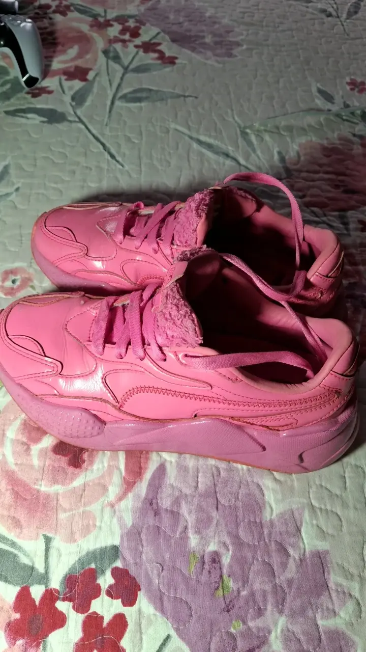Zapatillas deportivas rosas con forro peludo