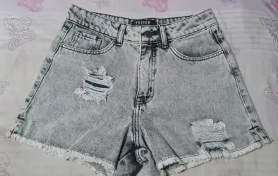 Shorts de mezclilla desgastados Foster - miniatura 1