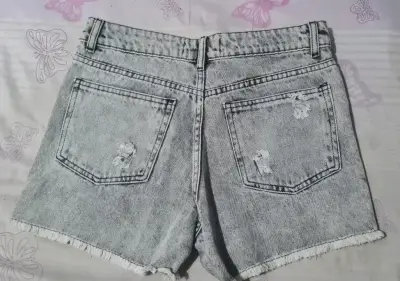 Shorts de mezclilla desgastados Foster - miniatura 2
