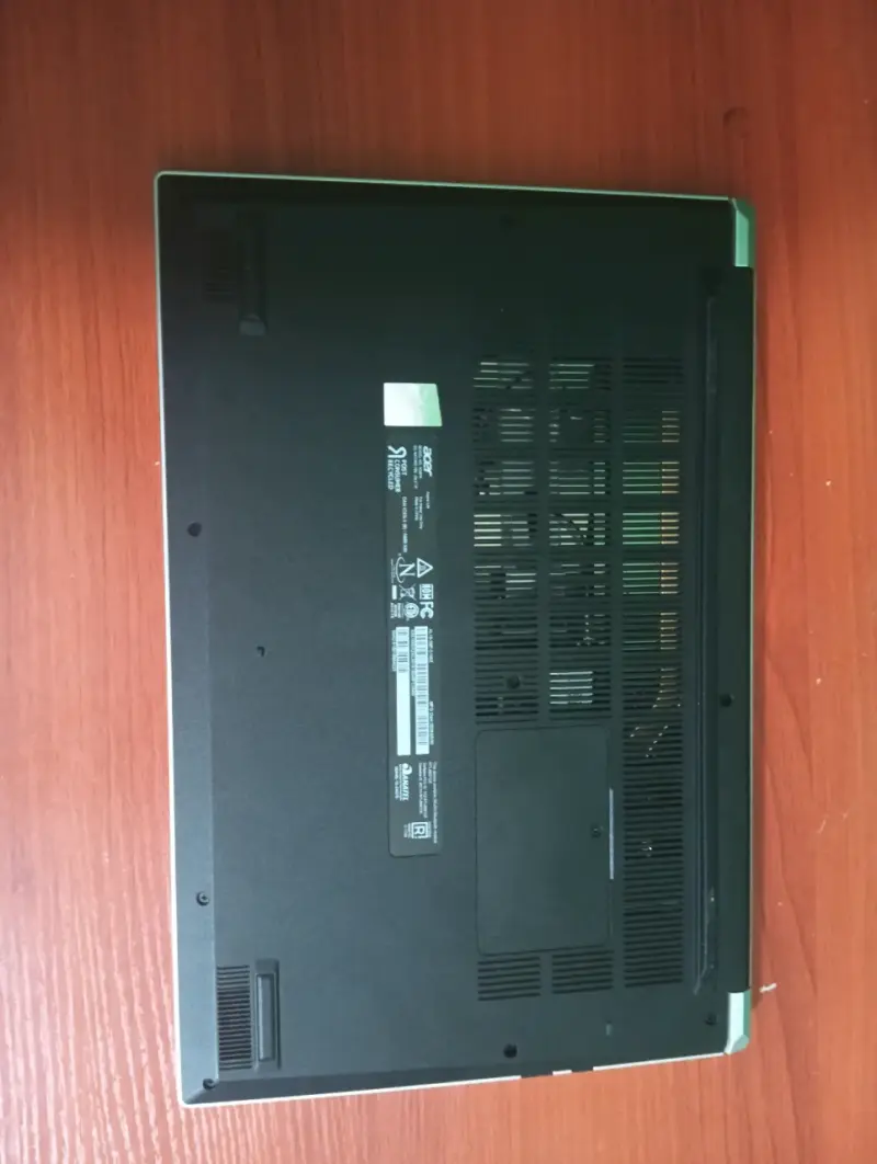 Laptop Acer Intel Core i5 en buen estado - 2