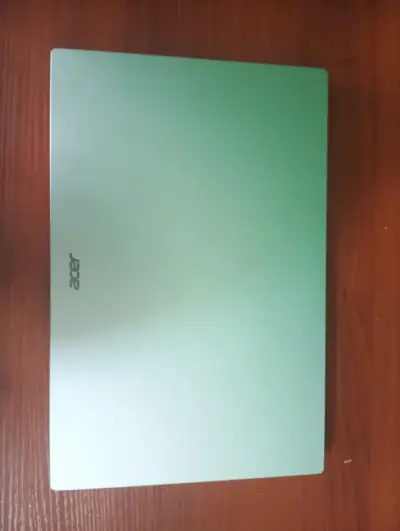 Laptop Acer Intel Core i5 en buen estado - miniatura 3