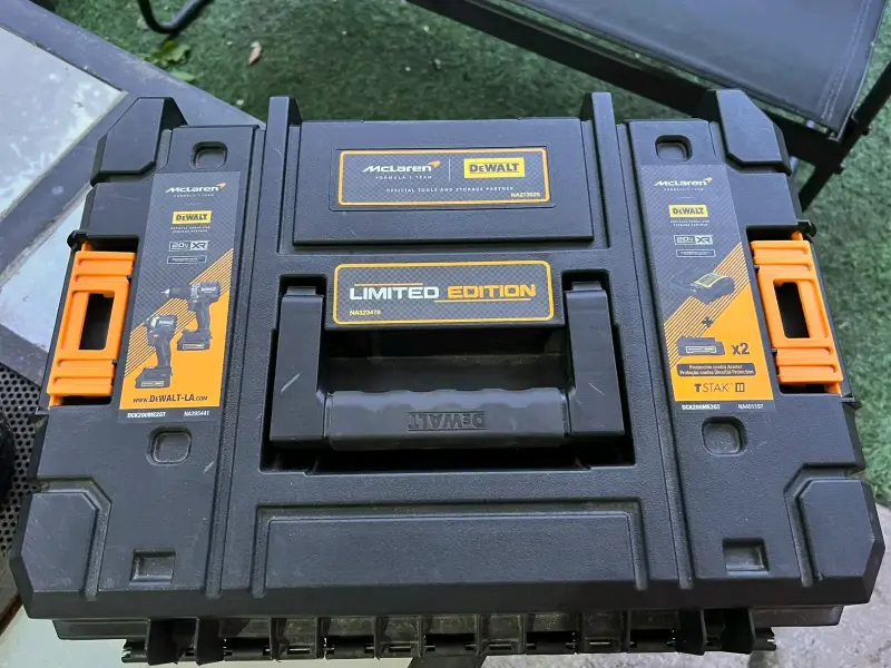Kit DeWalt Edición Limitada McLaren - 1