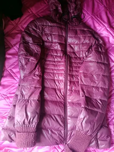 Chaqueta acolchada morada para mujer - miniatura 1