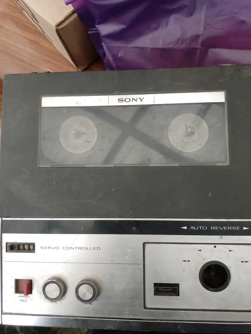 Grabadora de Cinta Sony con Auto Reverse - 1
