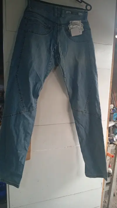 Jeans de mezclilla azul para hombre - miniatura 1